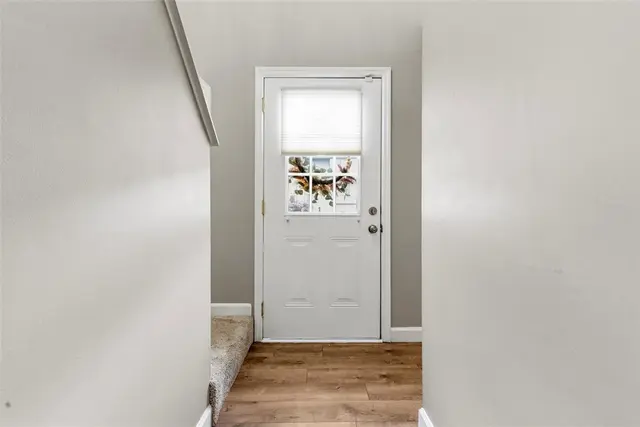 846 Sunset Circle gallery image 20