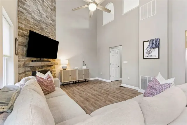 846 Sunset Circle gallery image 27