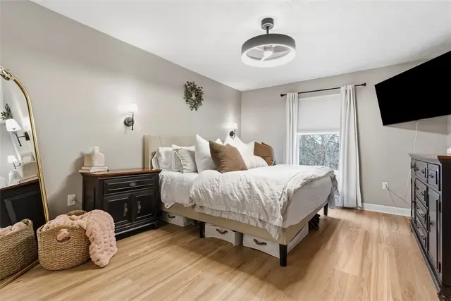 846 Sunset Circle gallery image 32