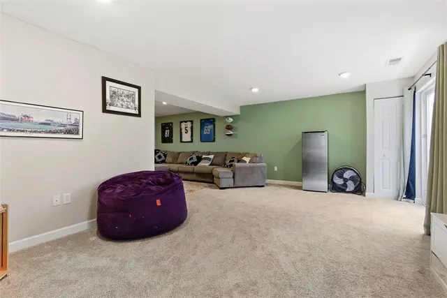 846 Sunset Circle gallery image 33