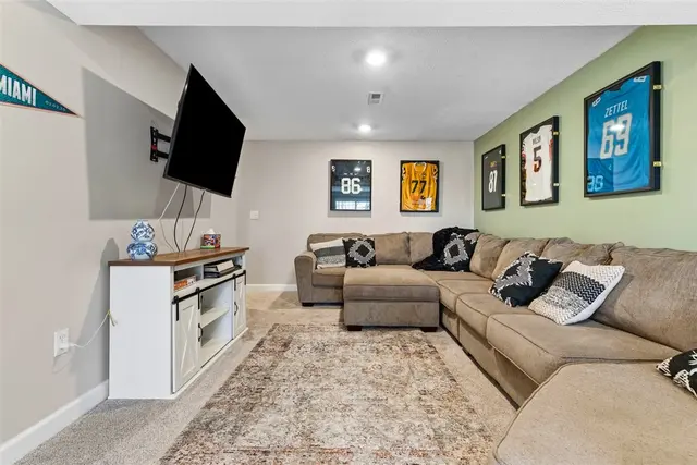 846 Sunset Circle gallery image 34