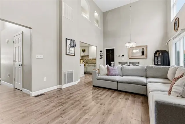 846 Sunset Circle gallery image 35