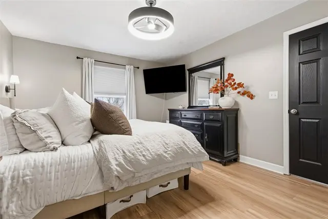846 Sunset Circle gallery image 38