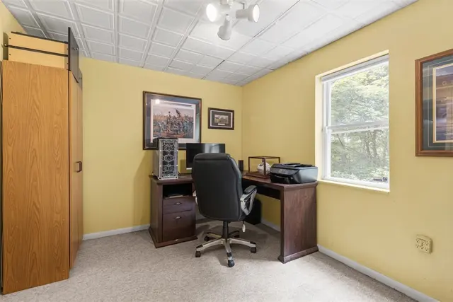 852 Sunset Cir gallery image 15