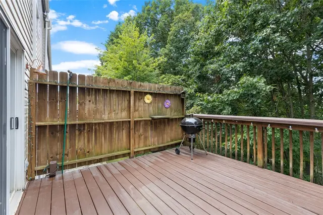 852 Sunset Cir gallery image 17