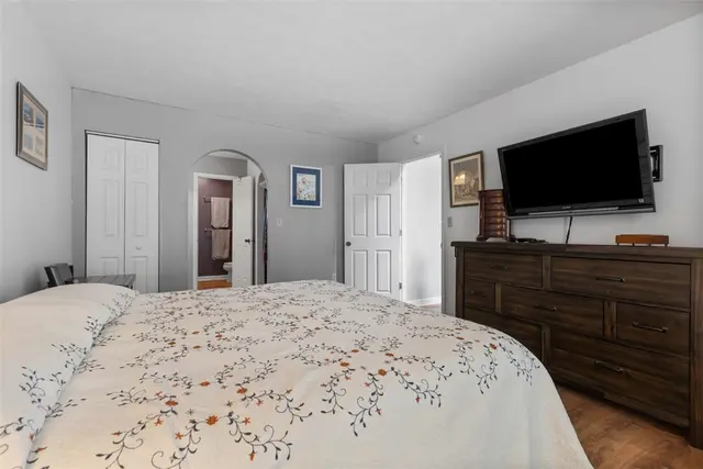 852 Sunset Cir gallery image 26