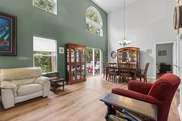 852 Sunset Cir gallery image 27