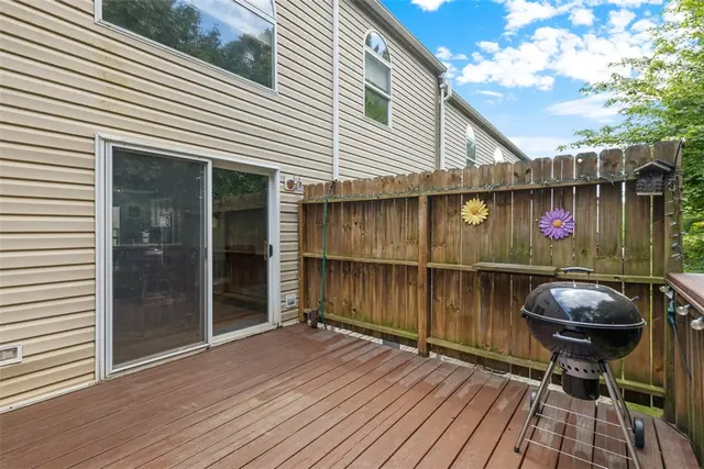 852 Sunset Cir gallery image 32