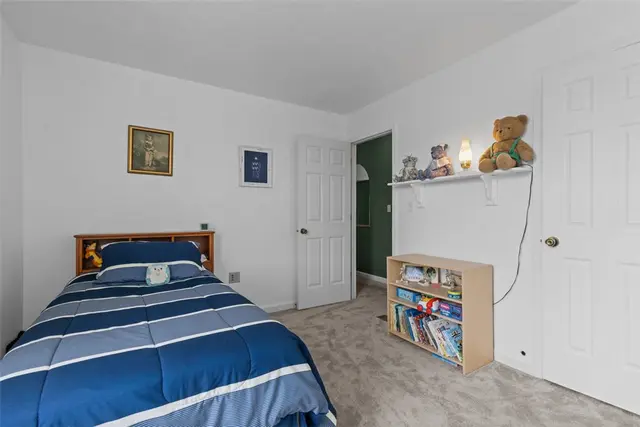 852 Sunset Cir gallery image 39