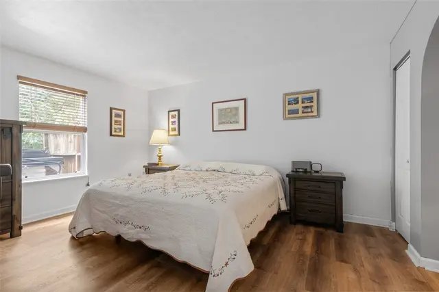 852 Sunset Cir gallery image 40