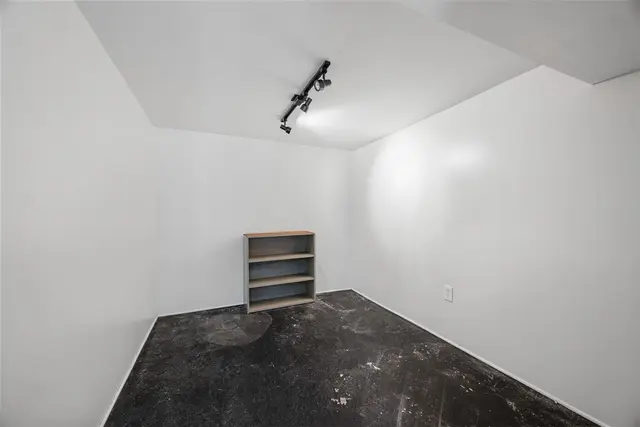 853 W Ingomar Rd gallery image 38