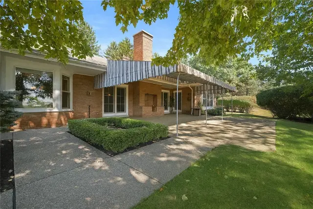 855 Blackburn Road gallery image 36