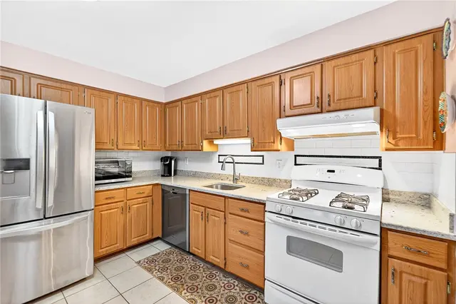 8576 W Barkhurst Dr gallery image 2