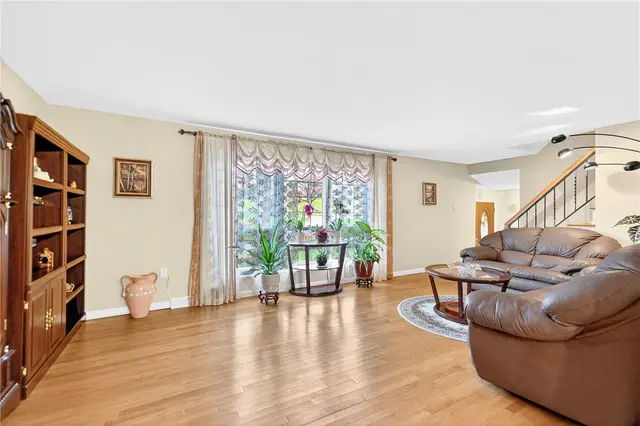 8576 W Barkhurst Dr gallery image 4