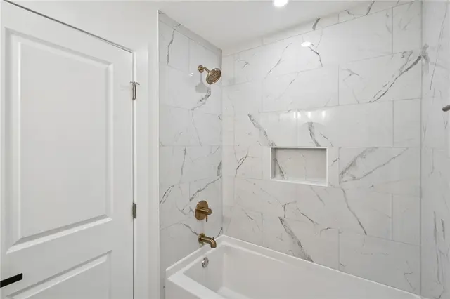 8615 Peters Road gallery image 7