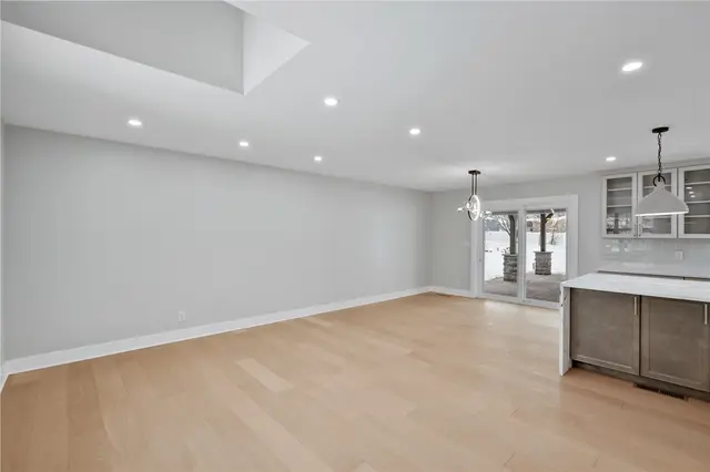 8615 Peters Road gallery image 12