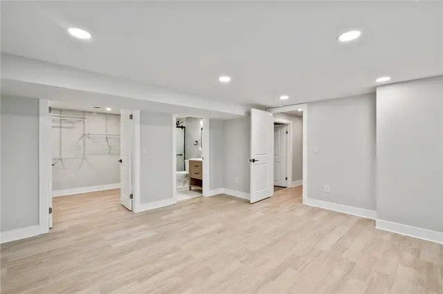 8615 Peters Road gallery image 13