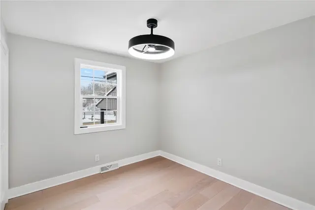 8615 Peters Road gallery image 16
