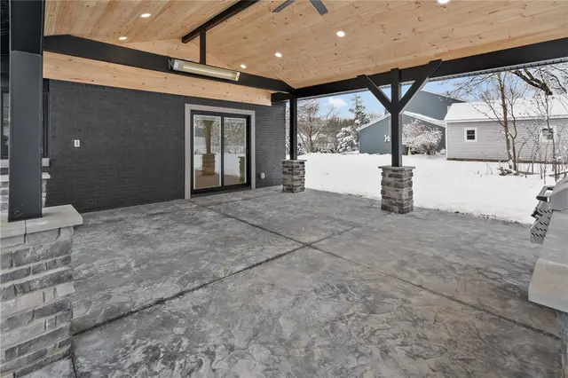 8615 Peters Road gallery image 27