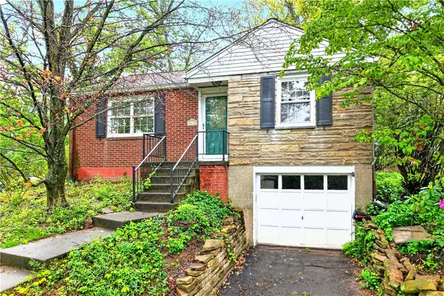 8675 REMINGTON DR. gallery image 2