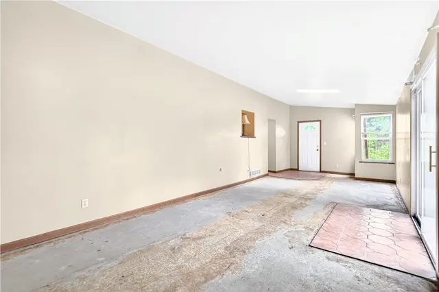 8675 REMINGTON DR. gallery image 3