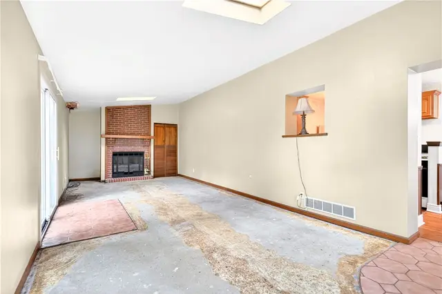 8675 REMINGTON DR. gallery image 7