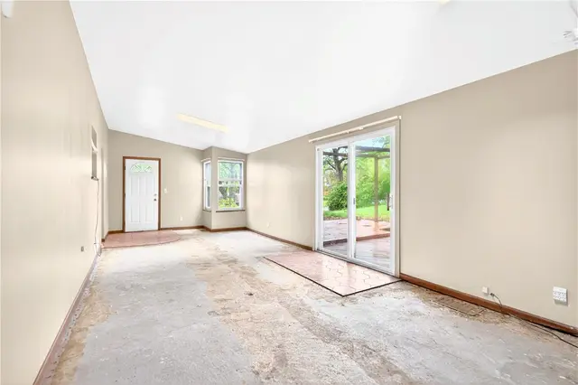 8675 REMINGTON DR. gallery image 10