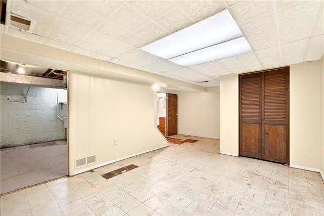 8675 REMINGTON DR. gallery image 21