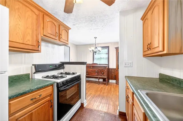 8675 REMINGTON DR. gallery image 25