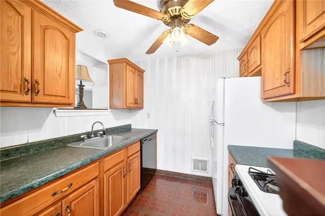 8675 REMINGTON DR. gallery image 30