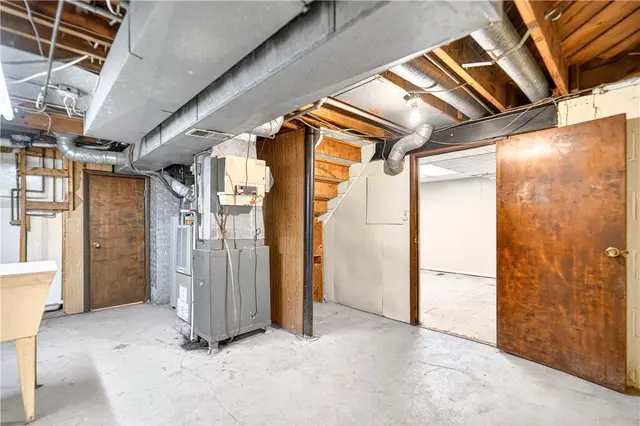 8675 REMINGTON DR. gallery image 33