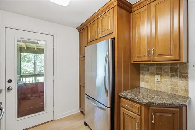 8680 Winchester Dr gallery image 9