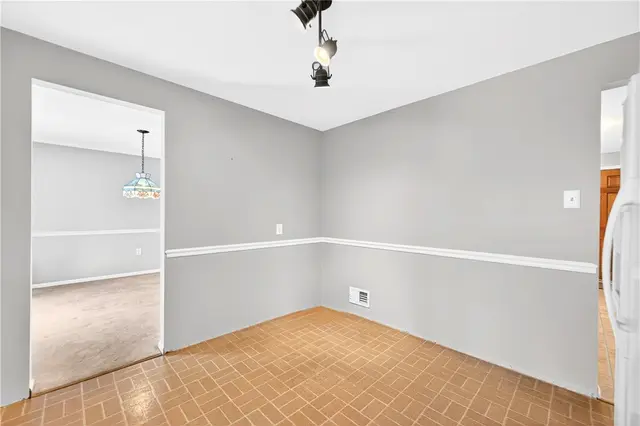 8732 Breezewood Dr gallery image 12