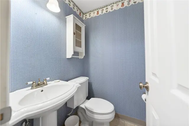 8732 Breezewood Dr gallery image 25