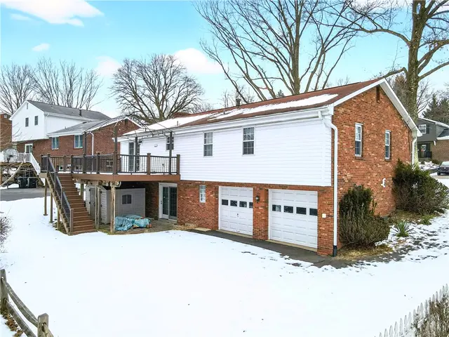 8732 Breezewood Dr gallery image 26