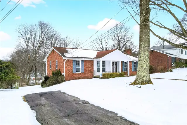 8732 Breezewood Dr gallery image 31