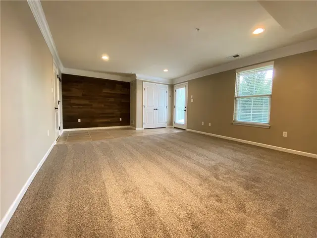 876 Beacon Ln gallery image 10