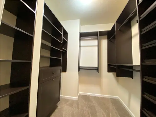 876 Beacon Ln gallery image 15