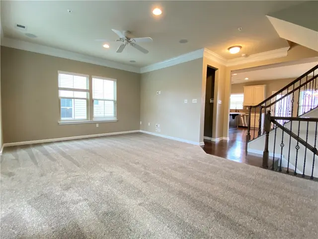 876 Beacon Ln gallery image 19