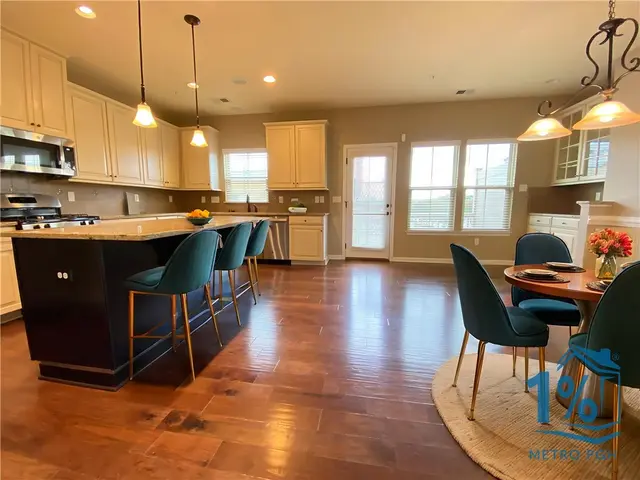 876 Beacon Ln gallery image 21