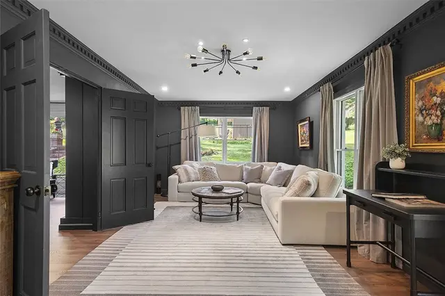 881 Blackburn Rd gallery image 37