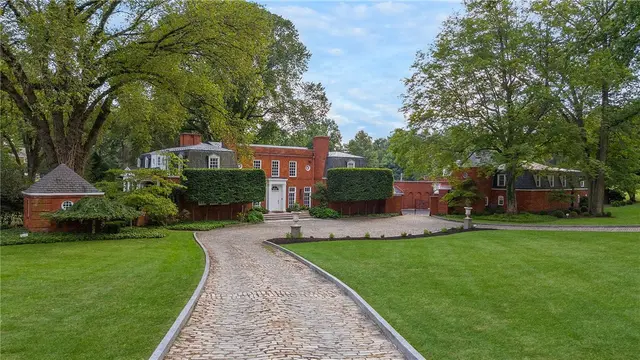 898 Persimmon Road