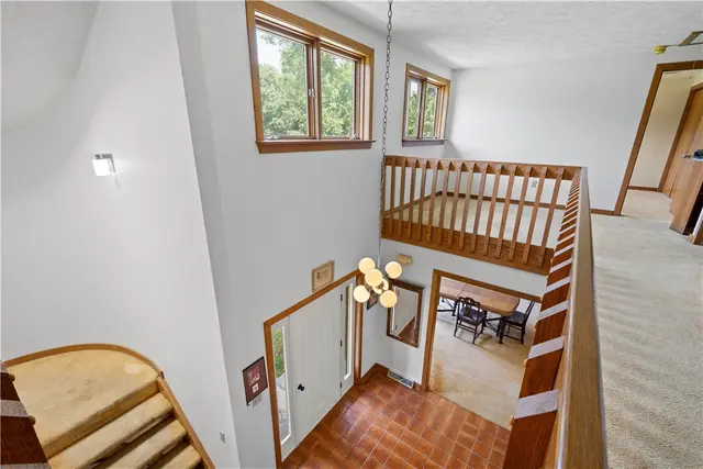 9 Highview Dr gallery image 6
