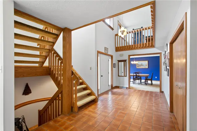 9 Highview Dr gallery image 9