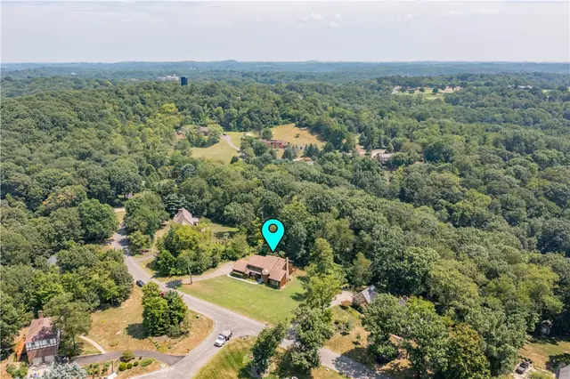 9 Highview Dr gallery image 10