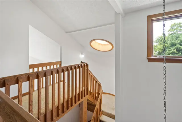 9 Highview Dr gallery image 20