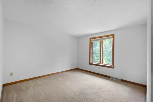 9 Highview Dr gallery image 22