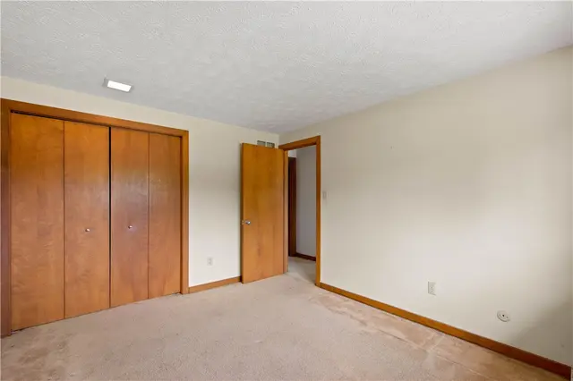 9 Highview Dr gallery image 24