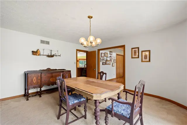 9 Highview Dr gallery image 34