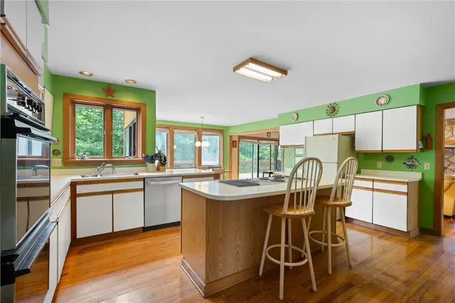 9 Highview Dr gallery image 37